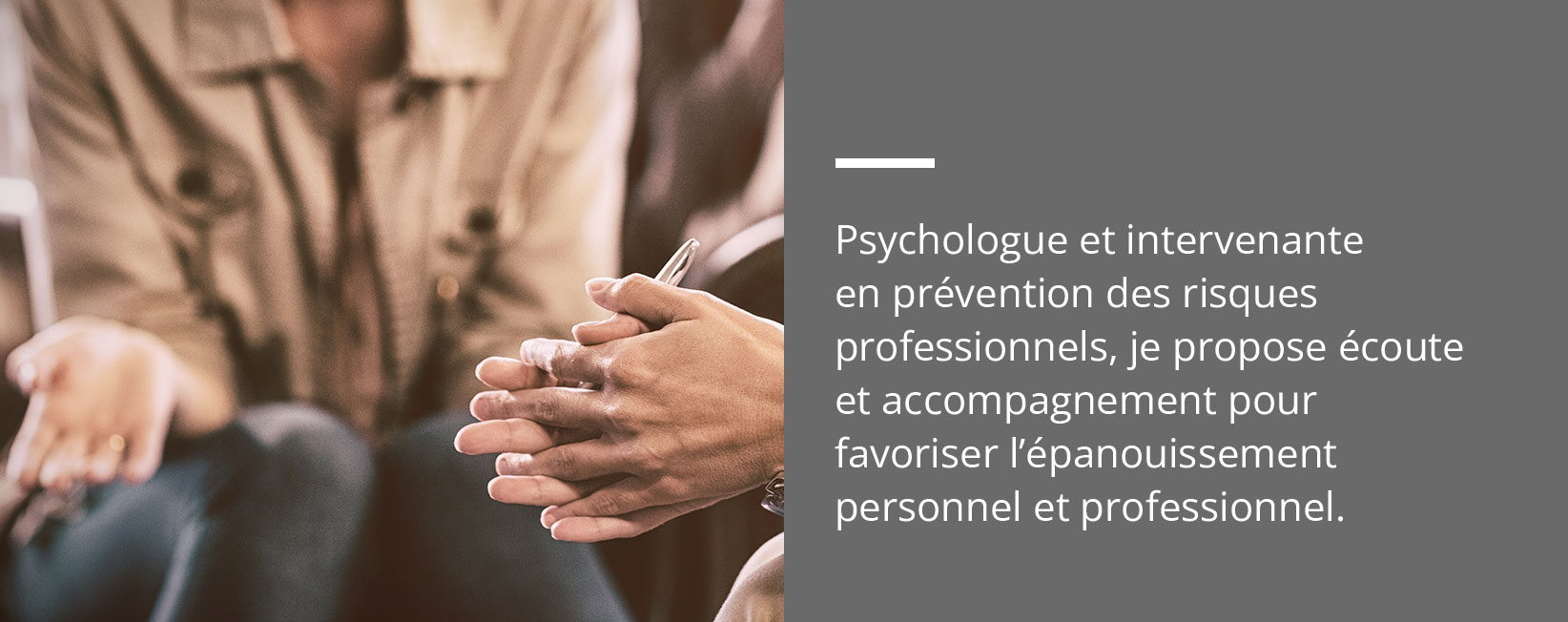 Femme qui discute avec une psychologue pour adultes